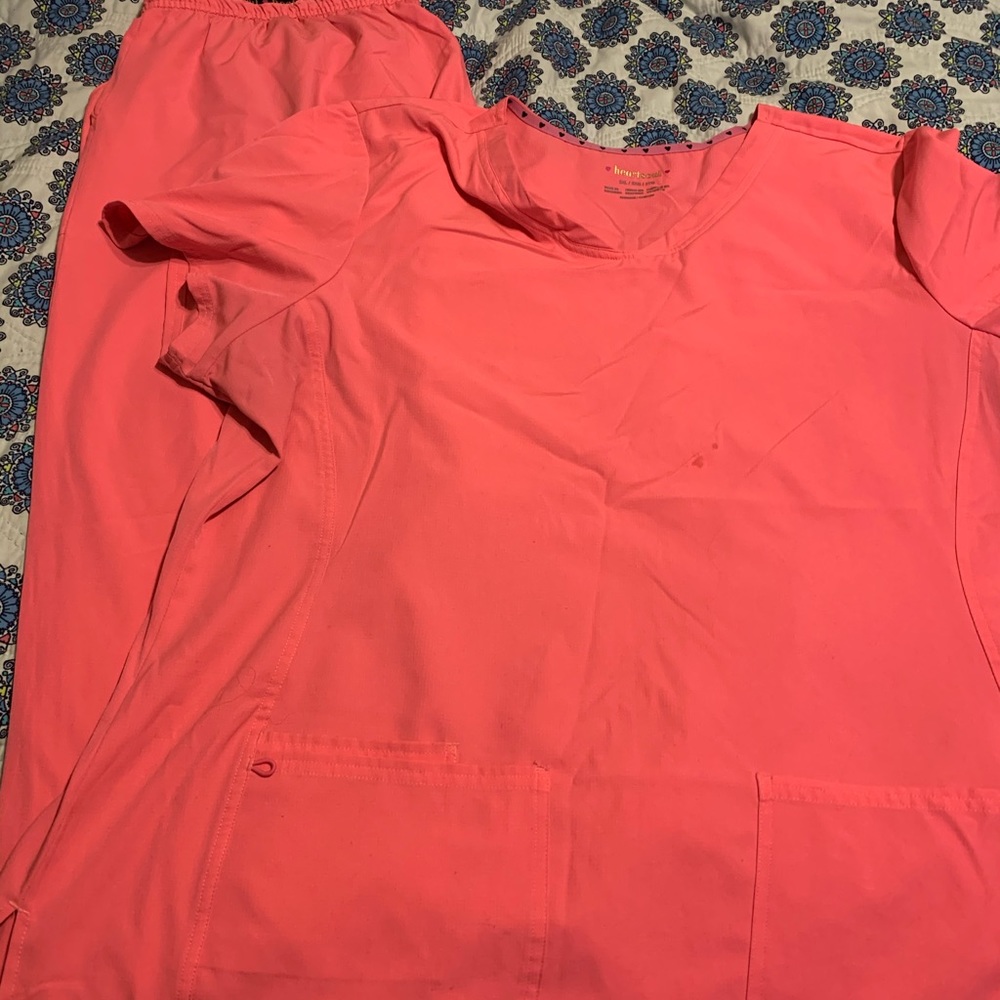 Flamingo pink heart soul scrubs